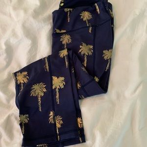 Lilly Pulitzer Luxletic leggings. Large